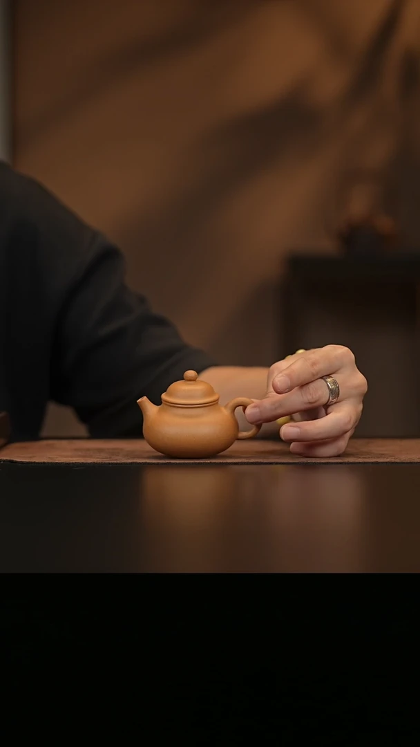 允禾斋  紫砂壶  容天 黄段