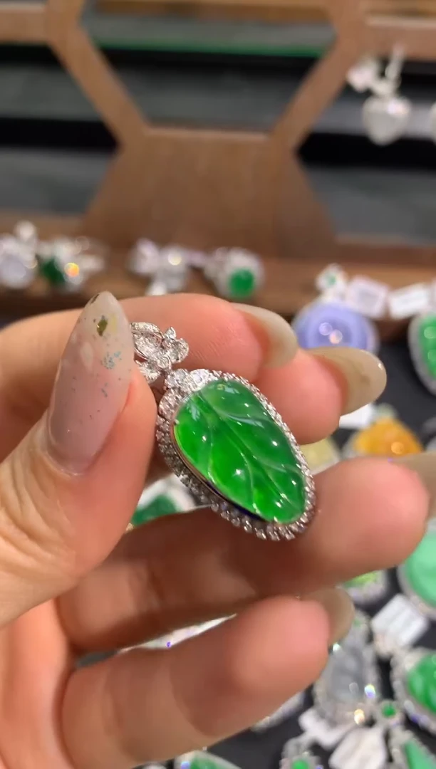 翡翠18K金镶嵌吊坠(不含链)吊坠