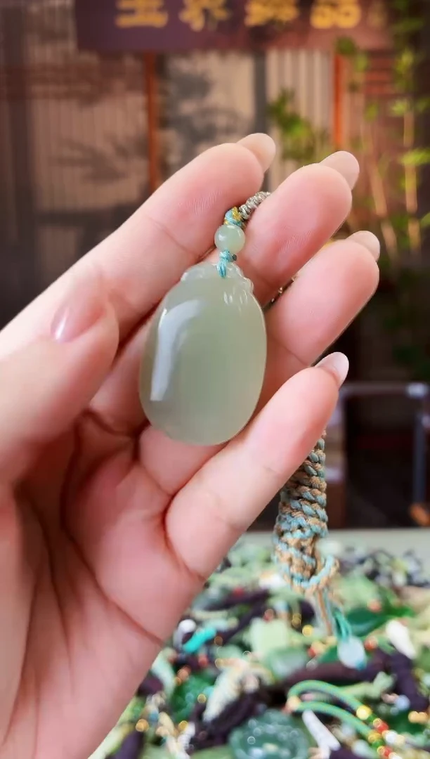 未镶嵌和田玉挂件1