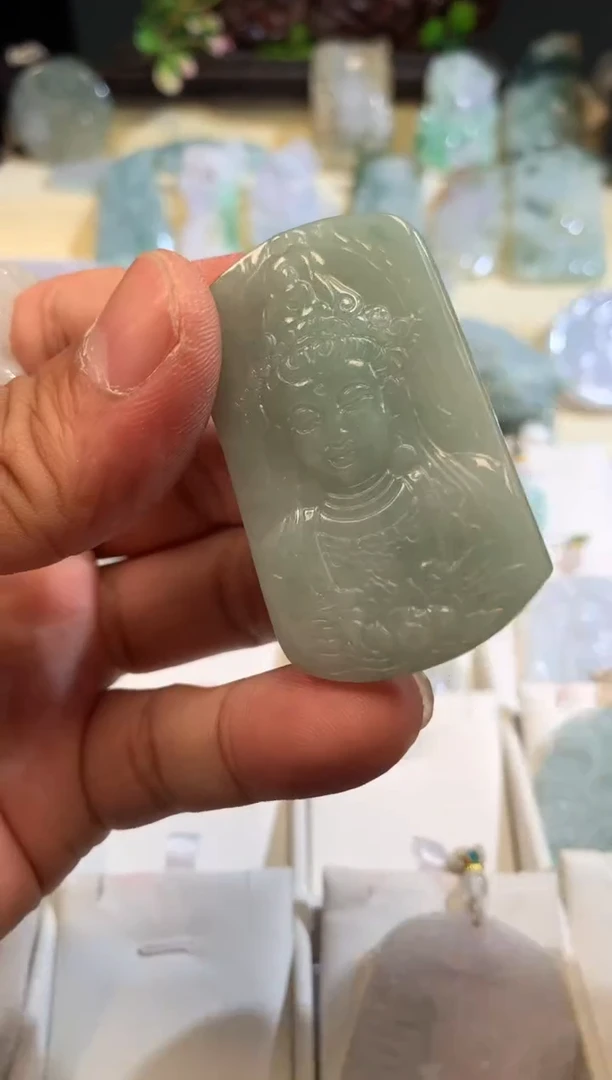 翡翠未镶嵌颈饰4/18/238