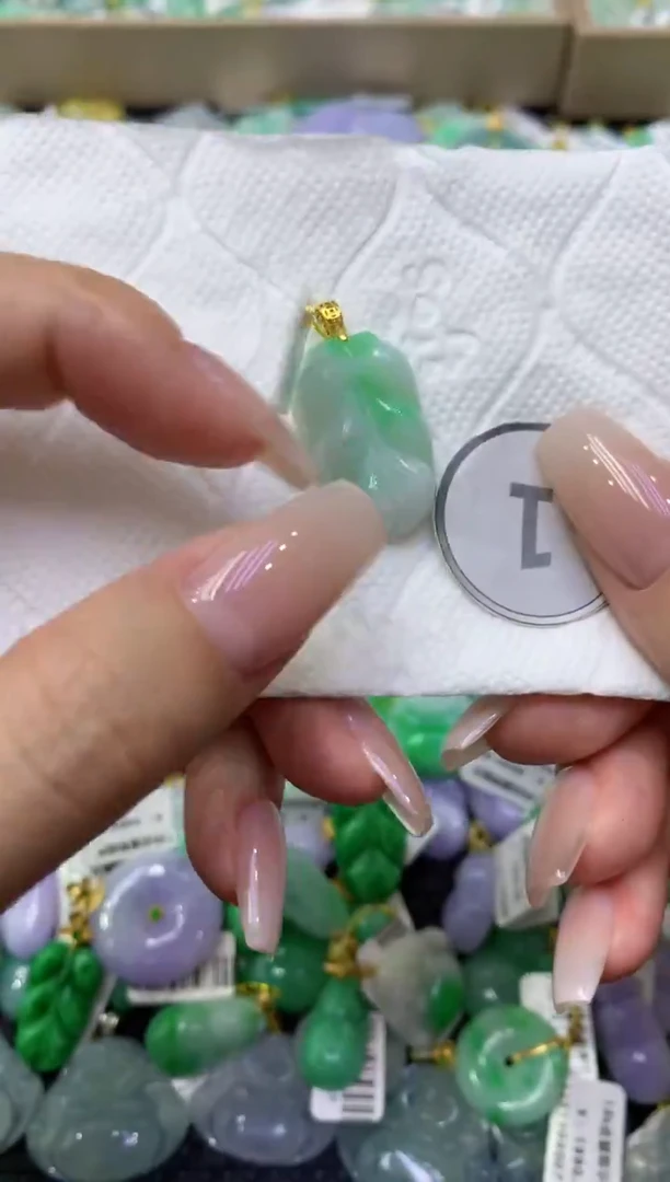 颈饰未镶嵌翡翠天然缅甸翡翠A货