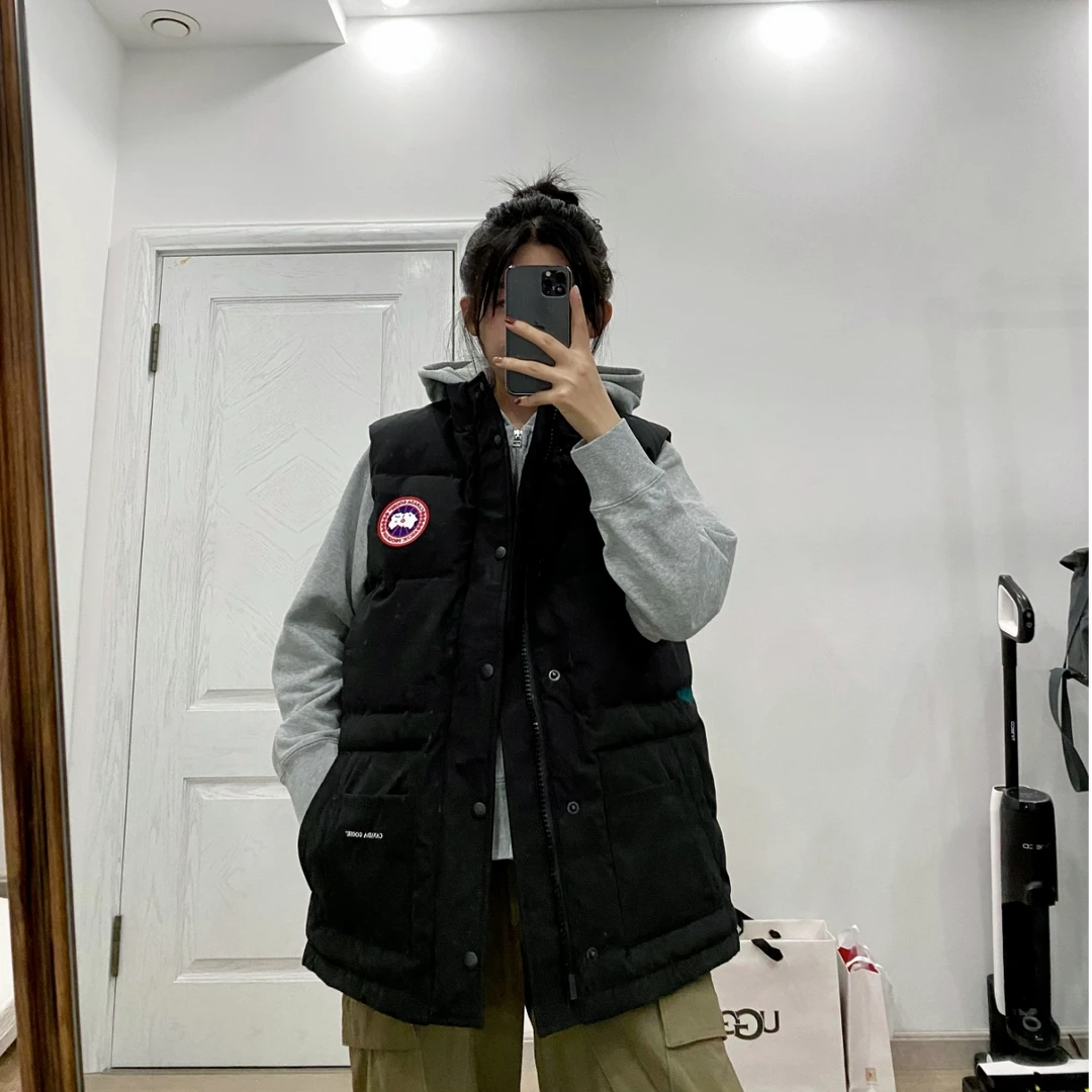 99新 加拿大鹅  Freestyle系列马甲羽绒服 S码 1654