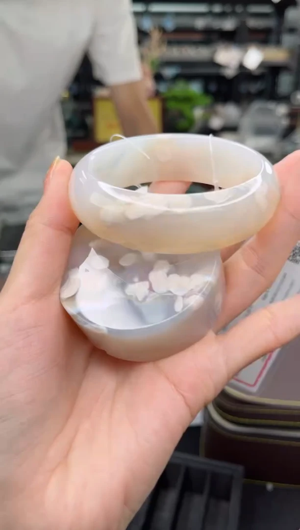 【闪购商品】石英质玉手镯未镶嵌58圈口（不退不换）1681009