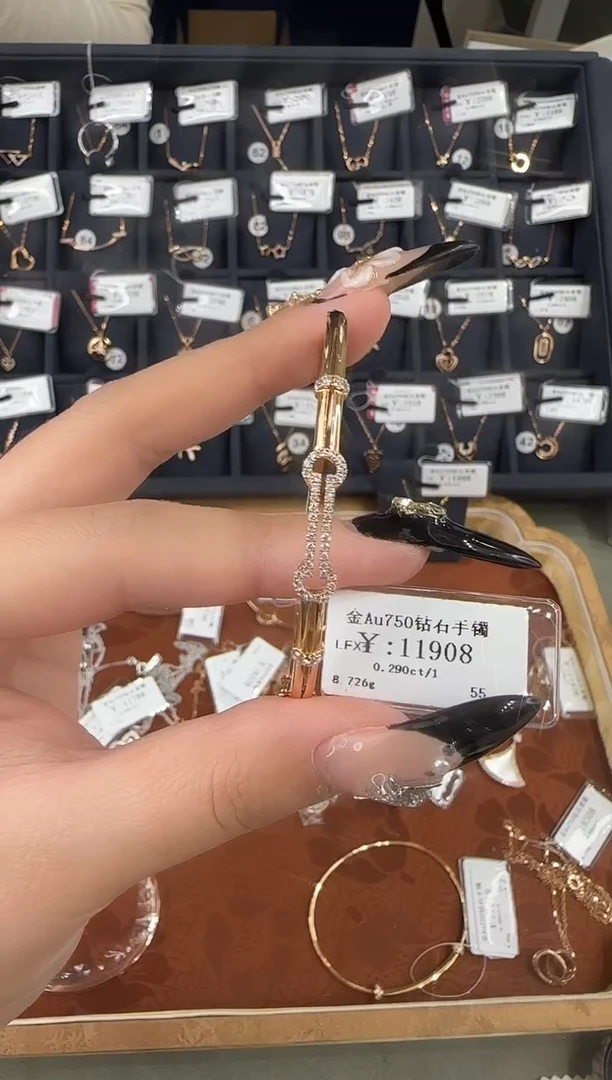 18K金镶嵌手镯钻石笑*9883