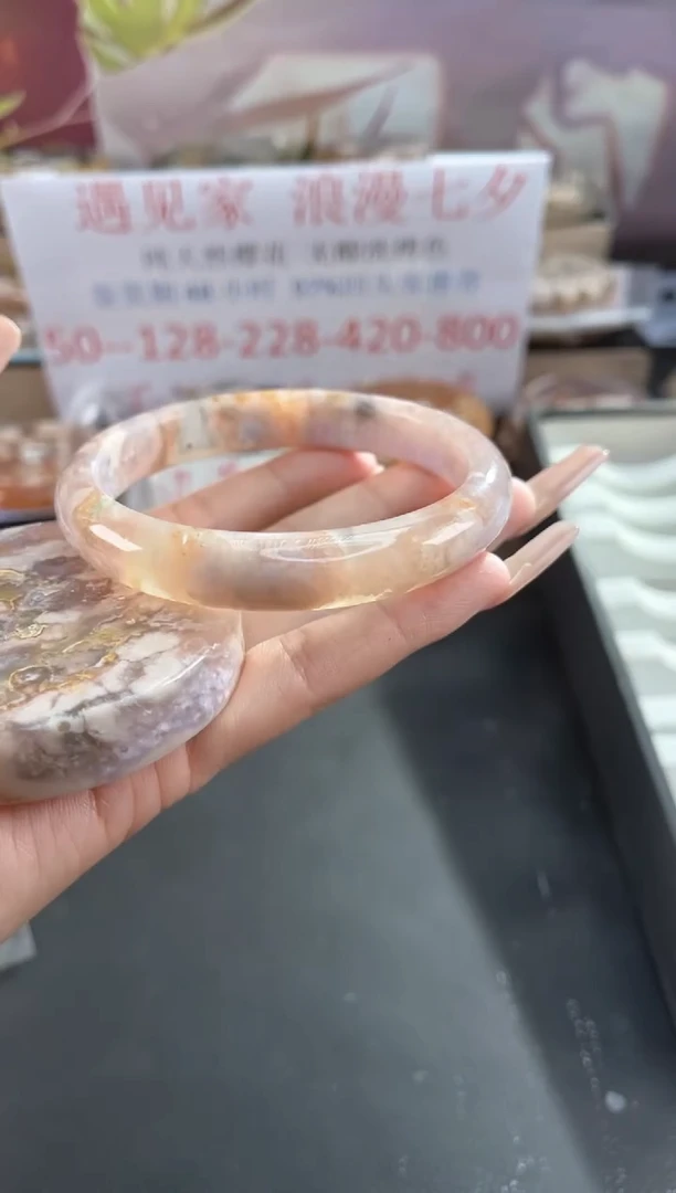 未镶嵌手镯石英质玉65