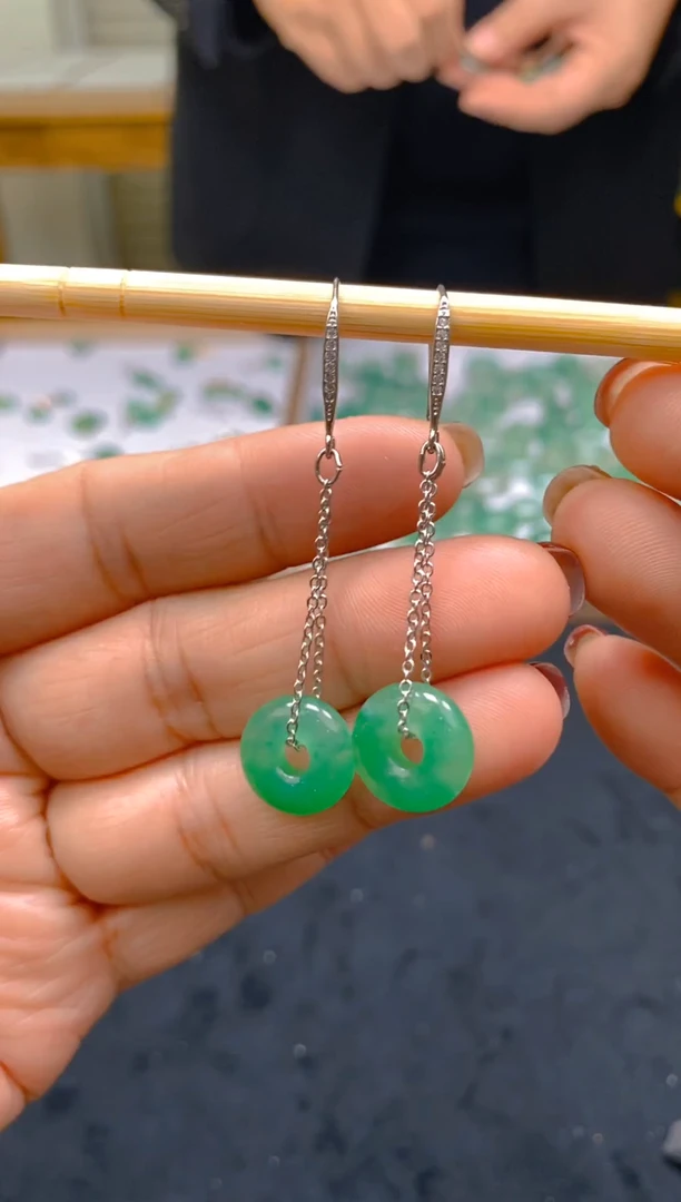 【闪购商品】石英质玉耳坠银S925镶嵌冰美人A货非洲翠，冰种