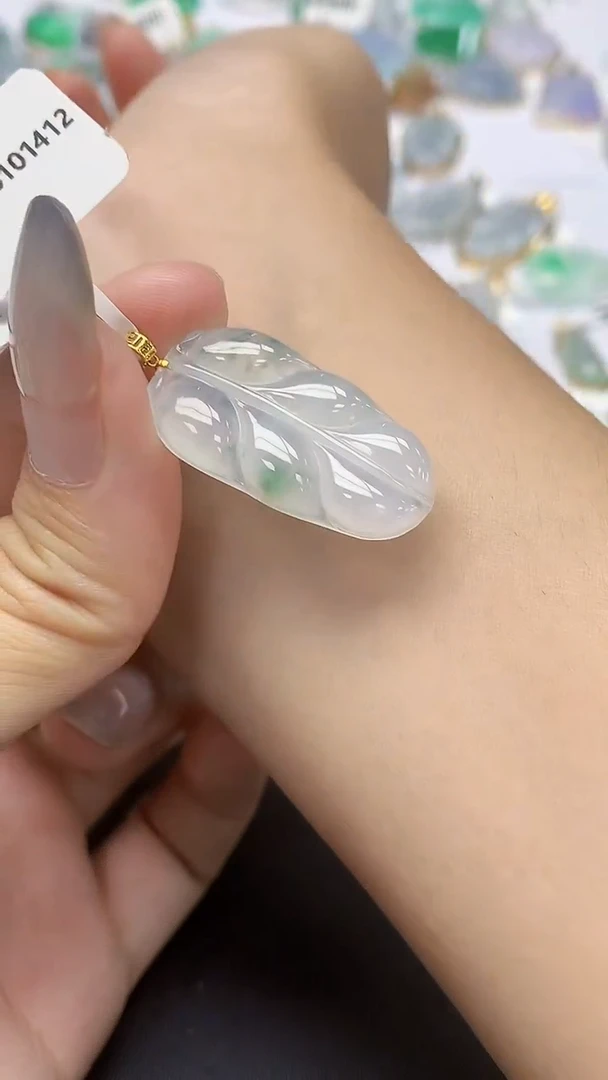 翡翠18K金镶嵌颈饰 天然缅甸a货翡翠