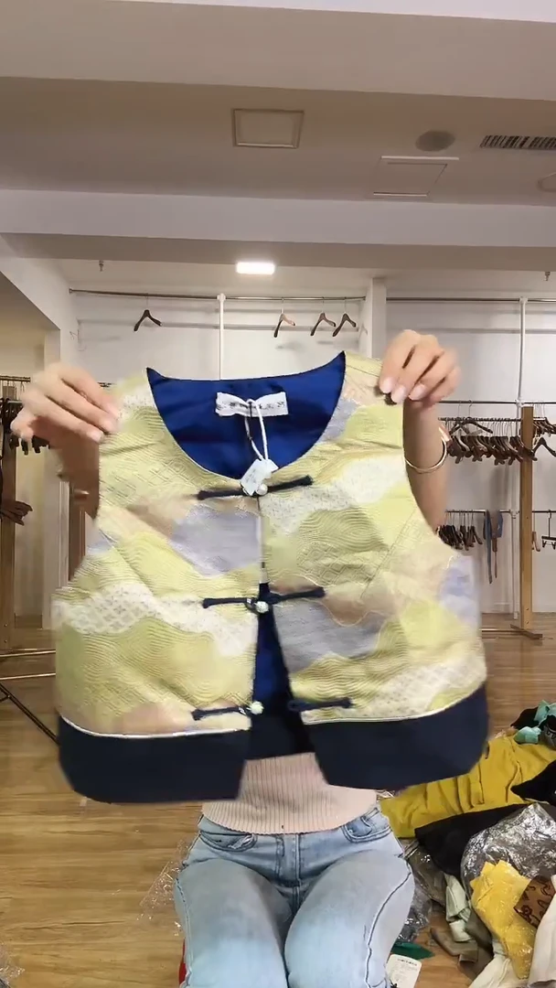 马甲       S码         100斤