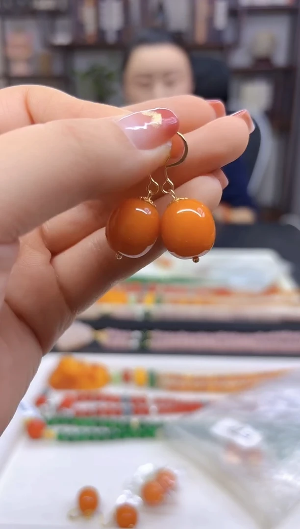 【闪购商品】蜜蜡耳饰14K金镶嵌耳勾E72
