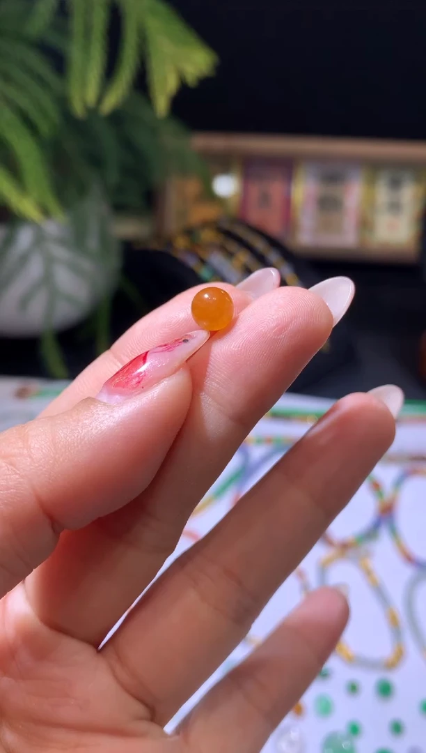 【闪购商品】定制翡翠未镶嵌6.9*珠子1680+168