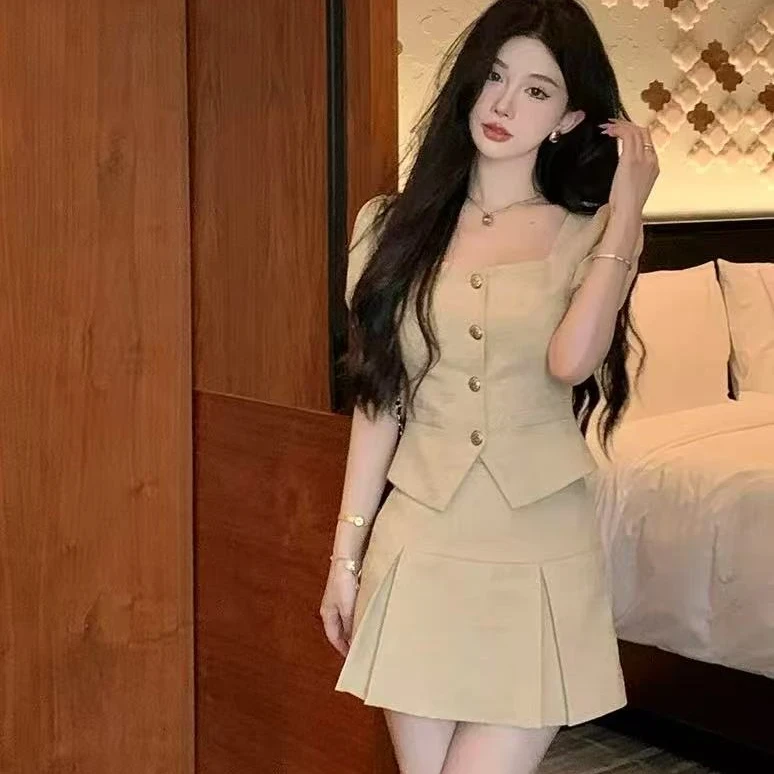 2025夏季新款显瘦遮肉设计感短袖马甲时尚套装