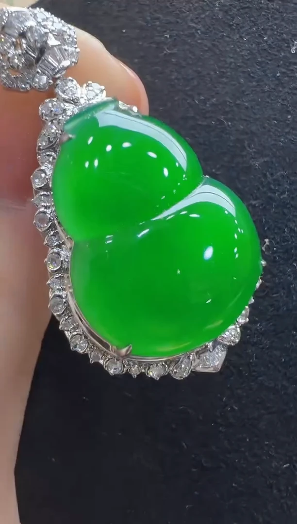 【闪购商品】翡翠吊坠(不含链)18K金镶嵌多样性发货拍一发一