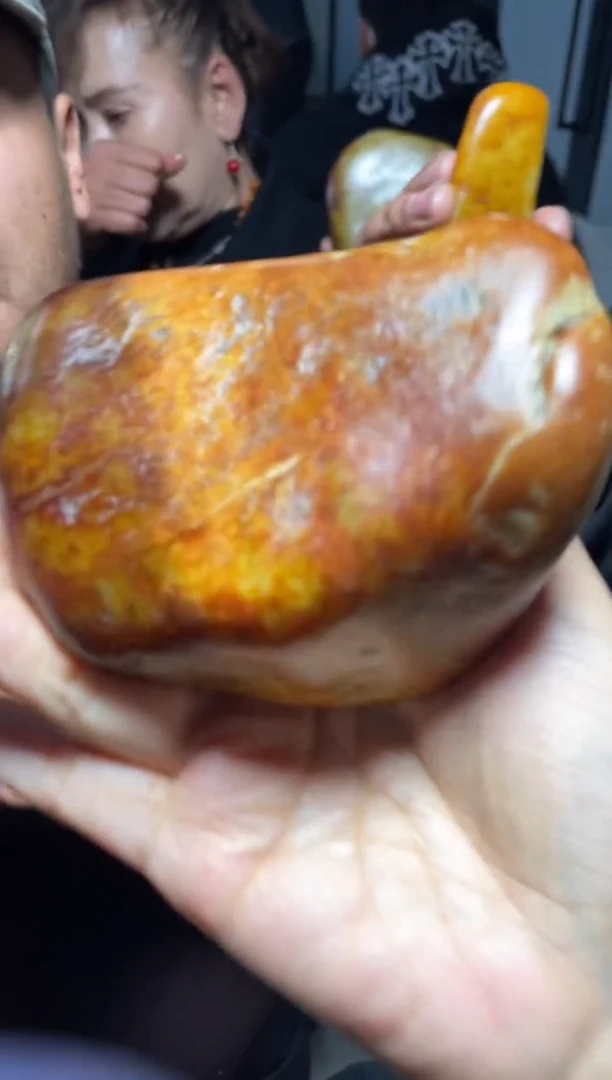 未镶嵌和田玉摆件1