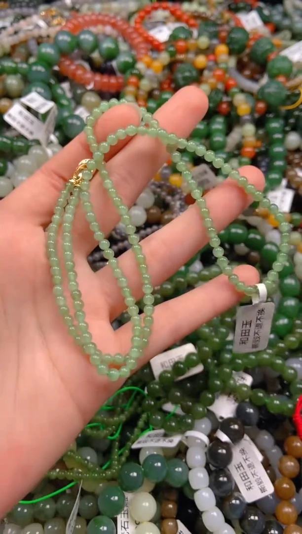 和田玉未镶嵌颈饰1