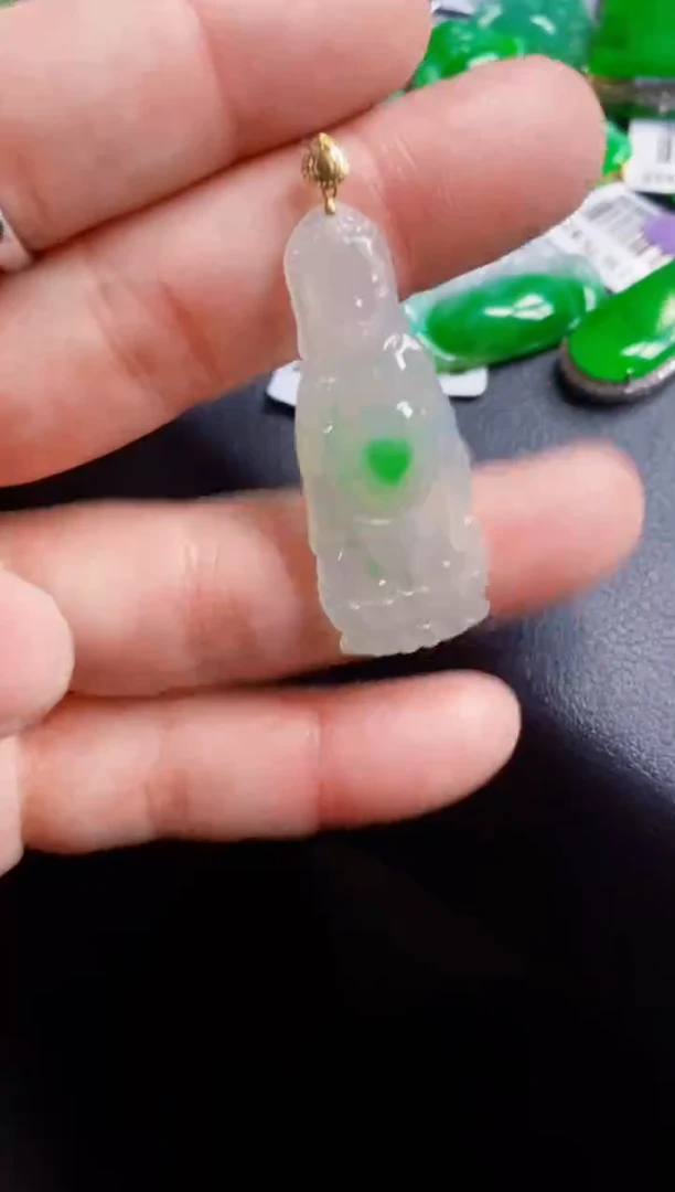 颈饰18K金镶嵌翡翠佛