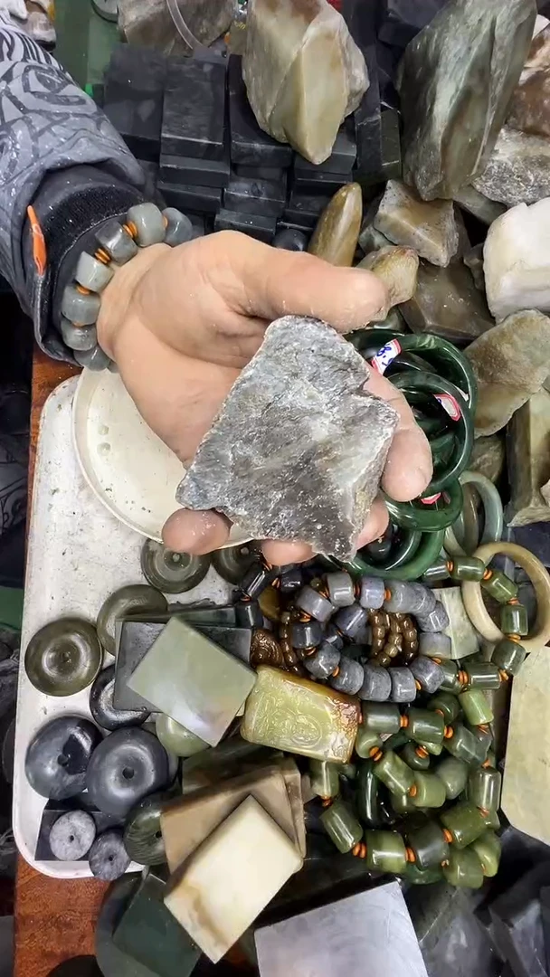 未镶嵌和田玉珠宝半成品毛料