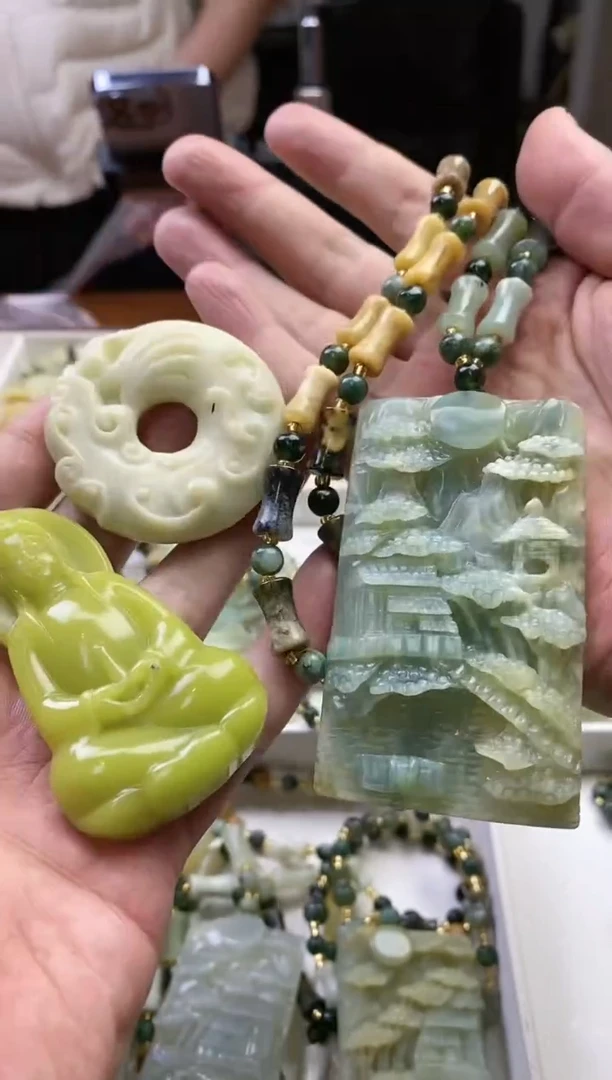 【闪购商品】蛇纹石玉其它未镶嵌多样性发货一个