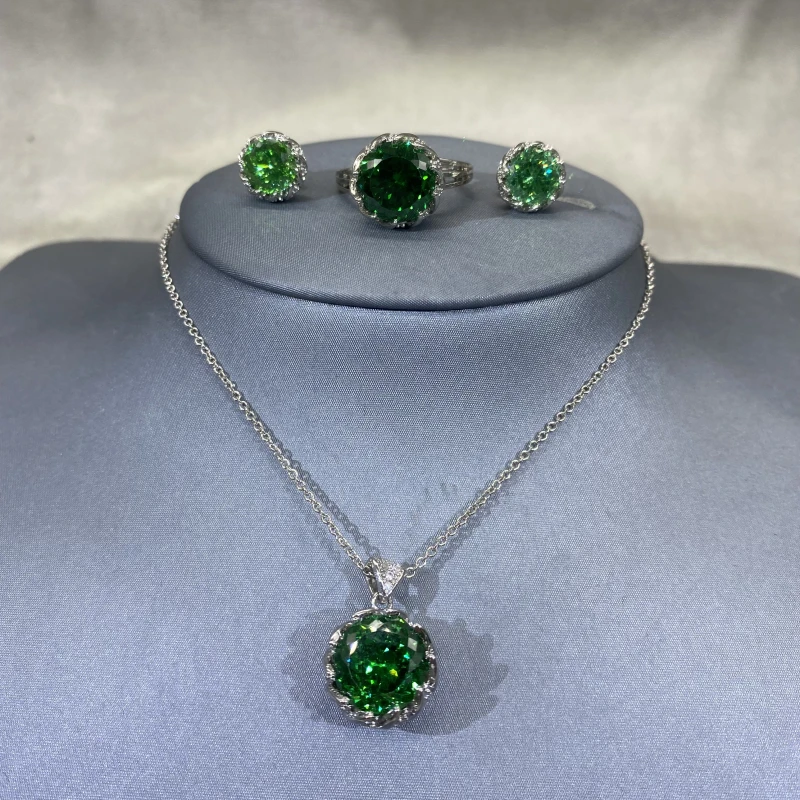 【绿意盎然 永恒暖阳】绿吊坠BDJJ141