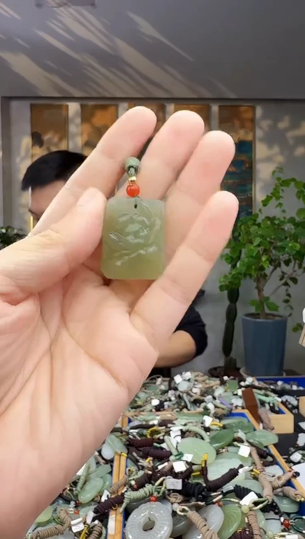 未镶嵌和田玉挂件拍一发一
