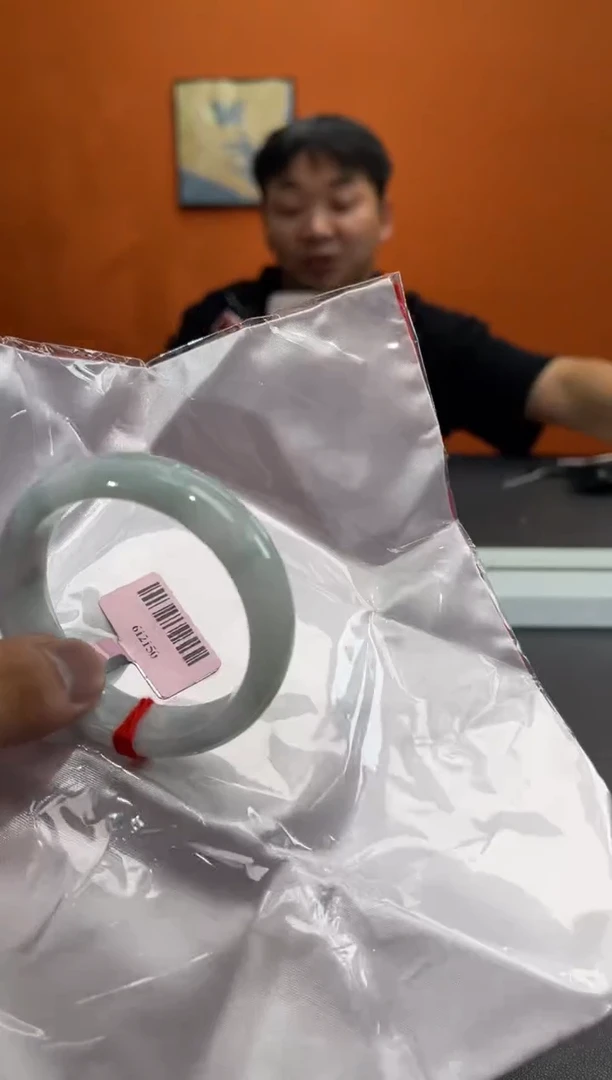未镶嵌手镯翡翠翡翠手镯