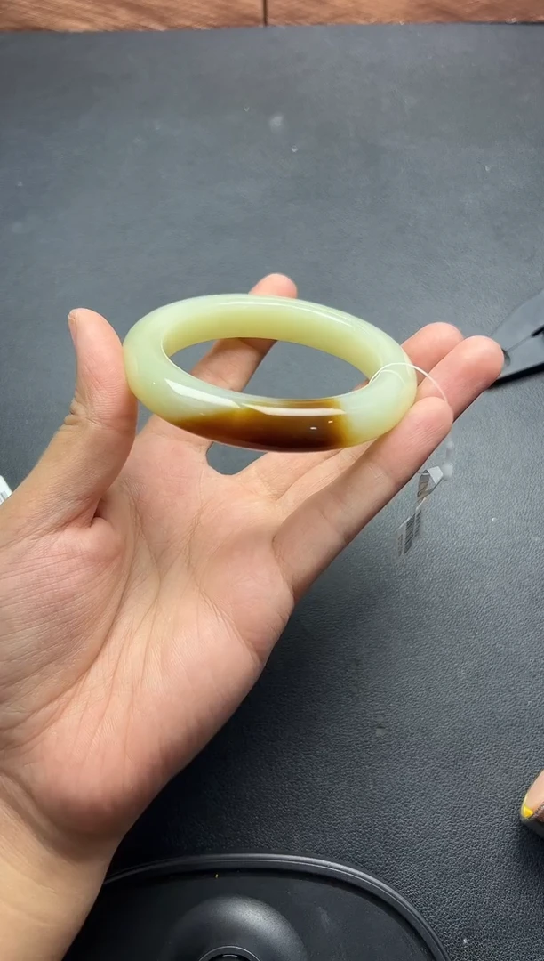 未镶嵌手镯和田玉若羌微色差57手镯S