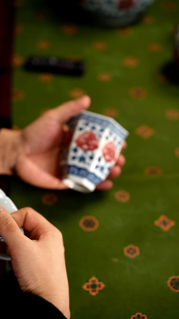 古官青玉青花釉里红牡丹公道