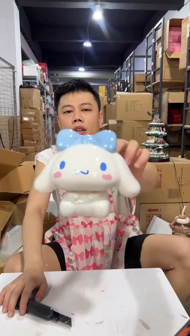 瓷片玉桂狗蹲坐笔筒