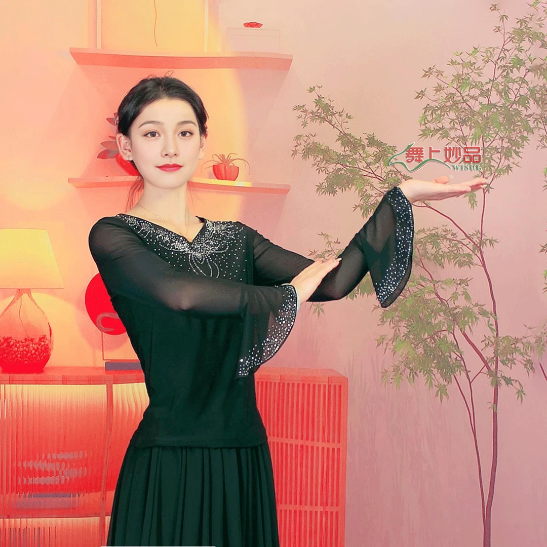 新疆传统民族服装雪莲花修身镶钻优雅打底衫长袖A38