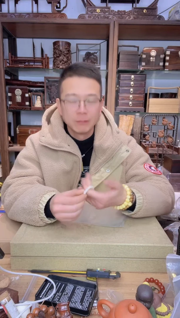 【闪购商品】乌木类书架144白算盘珠0.6单圈手串