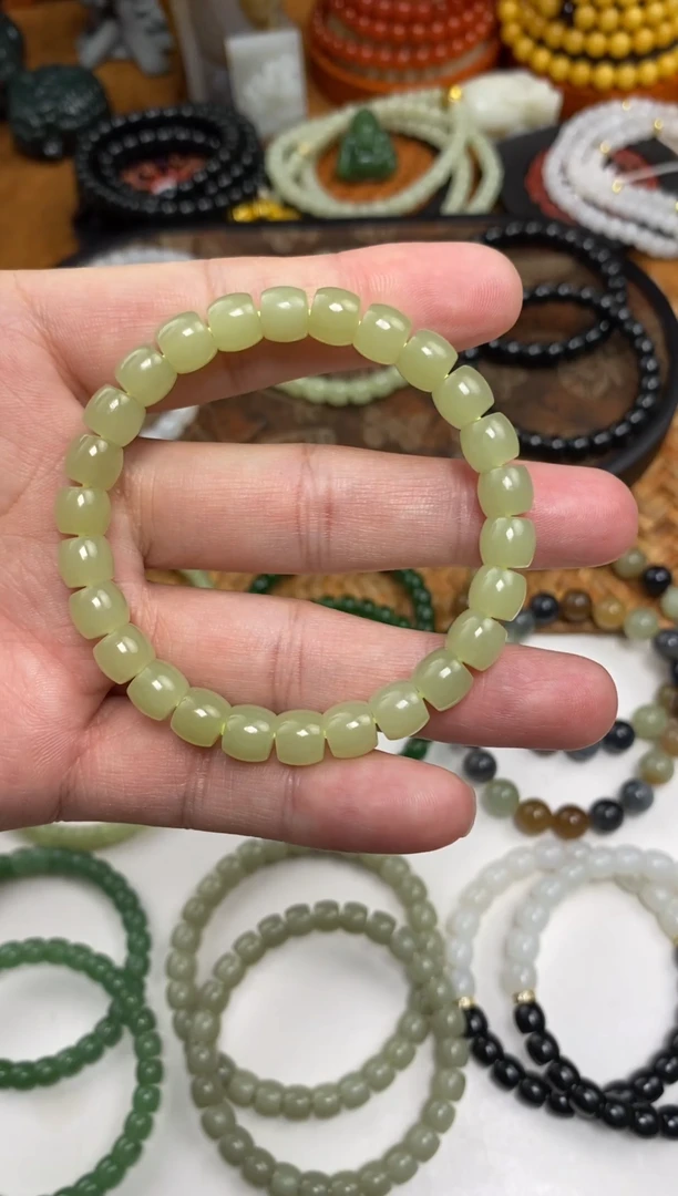 颈饰未镶嵌和田玉手串