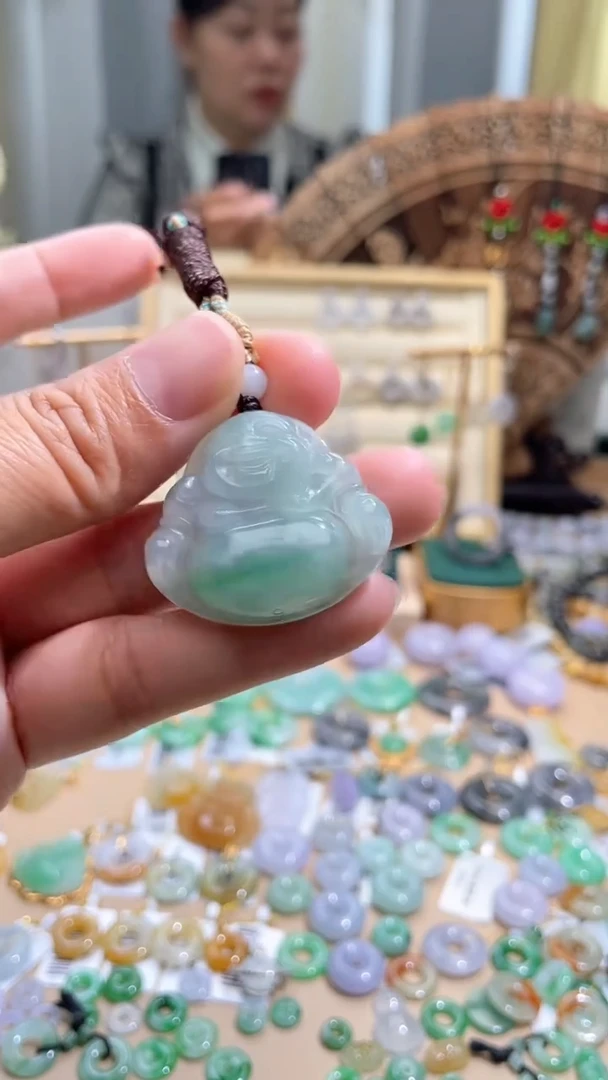 【闪购商品】翡翠颈饰未镶嵌佛公