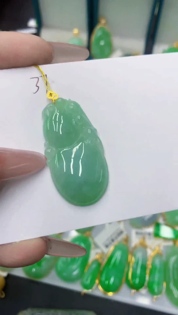 颈饰18K金镶嵌翡翠11111