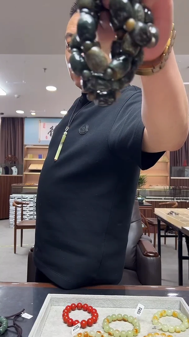 未镶嵌手串透闪石质玉桶珠-多样性发货其中发一