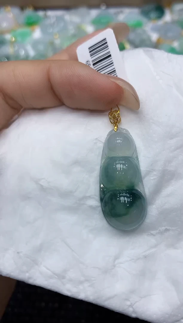 颈饰18K金镶嵌翡翠111111111111