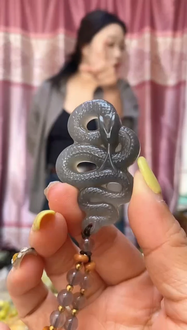 未镶嵌岫玉吊坠