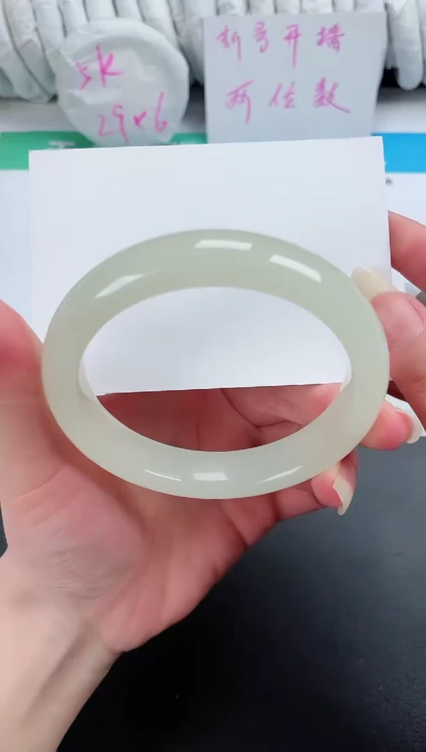 【闪购商品】石英质玉手镯未镶嵌35-62.9