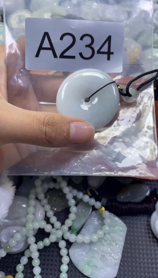 颈饰未镶嵌翡翠A234