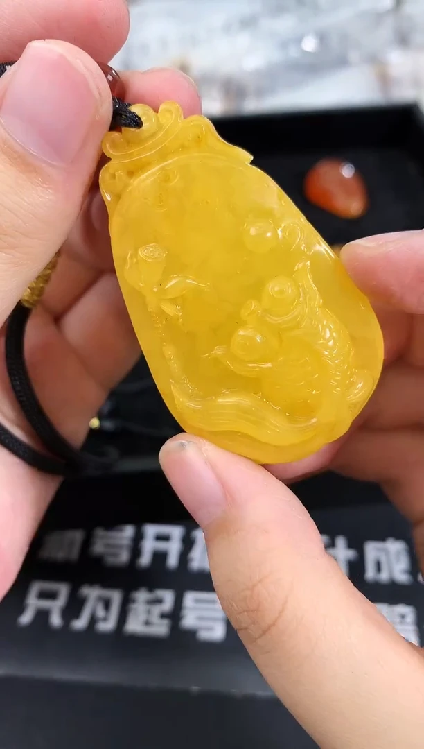 蜜蜡未镶嵌珠宝奇石53