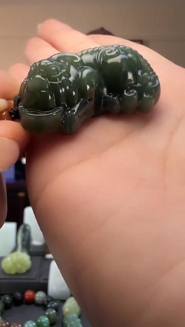 颈饰未镶嵌和田玉且末蓝貔貅吊坠