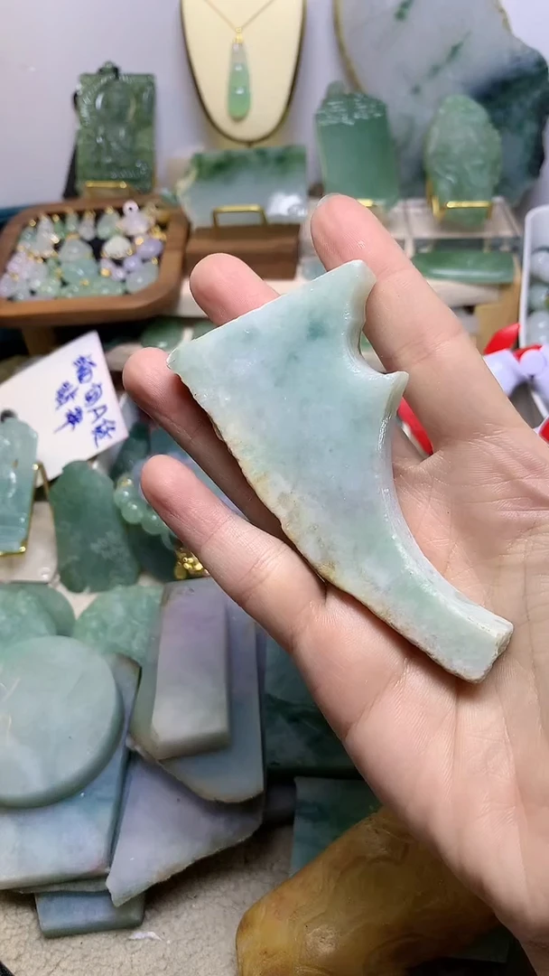 翡翠挂件未镶嵌缅甸A货翡翠，没有运费险