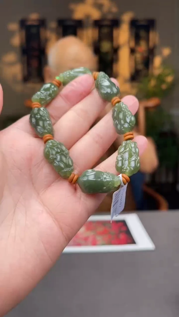 和田玉未镶嵌颈饰C471