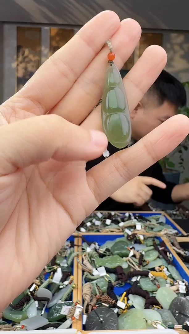 未镶嵌和田玉挂件拍一发一