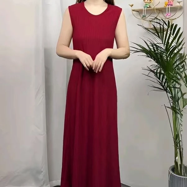 新款无袖时尚洋气减龄宽松遮肚显瘦连衣裙大码气质纯色宽松连衣裙