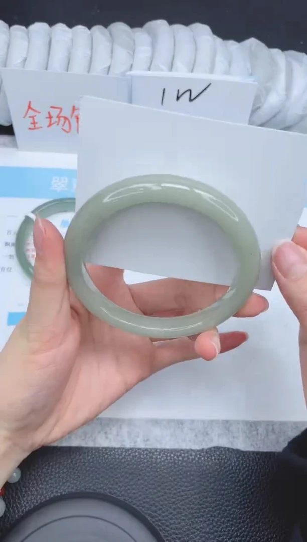 未镶嵌手镯石英质玉A121-66