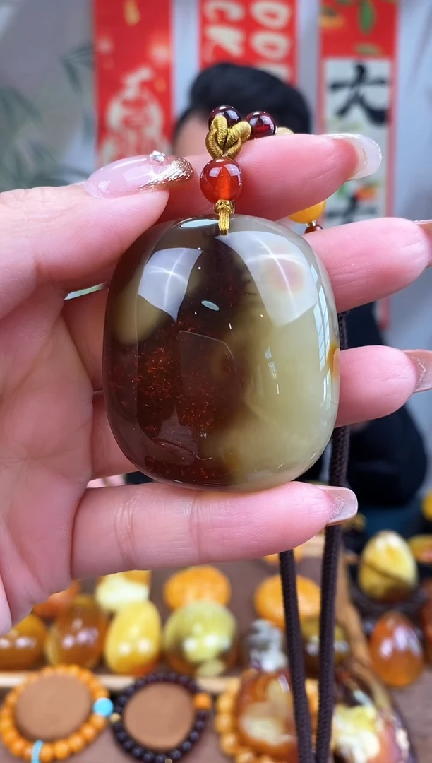 【闪购商品】琥珀裸石未镶嵌基地发货 一物一证 顺丰包邮