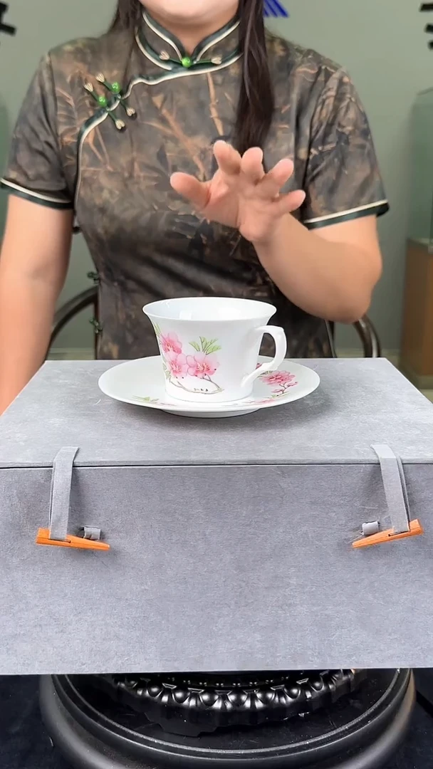 杯甄选-水点桃花咖啡杯碟