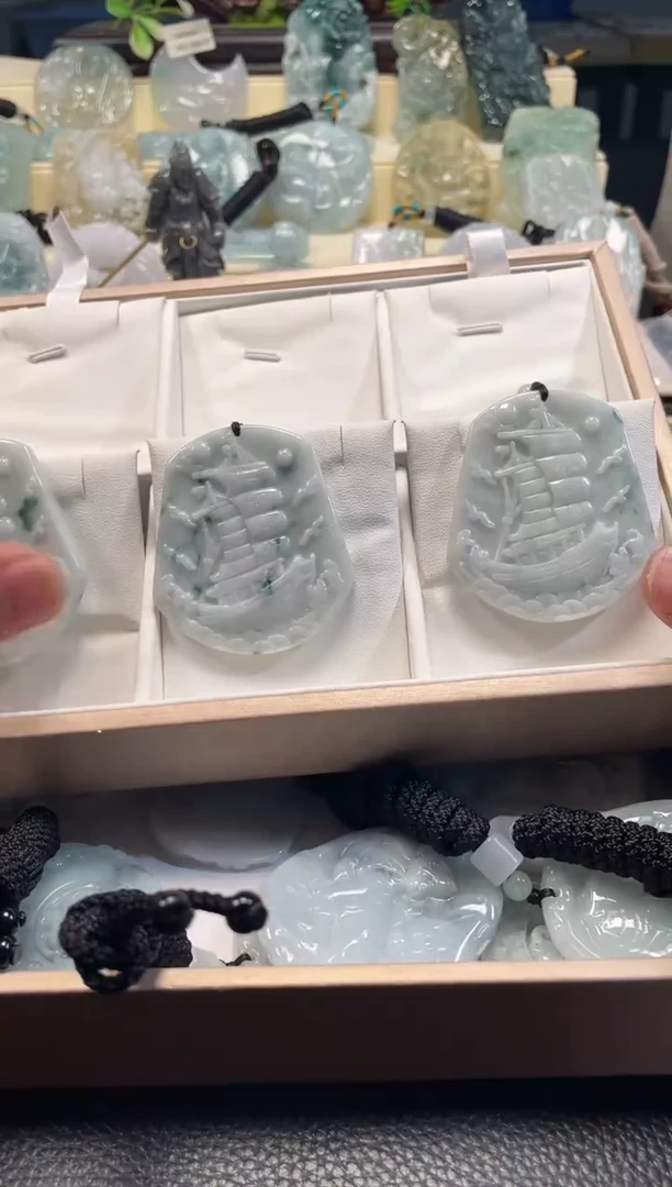 颈饰未镶嵌翡翠1/03/038多样性发其一