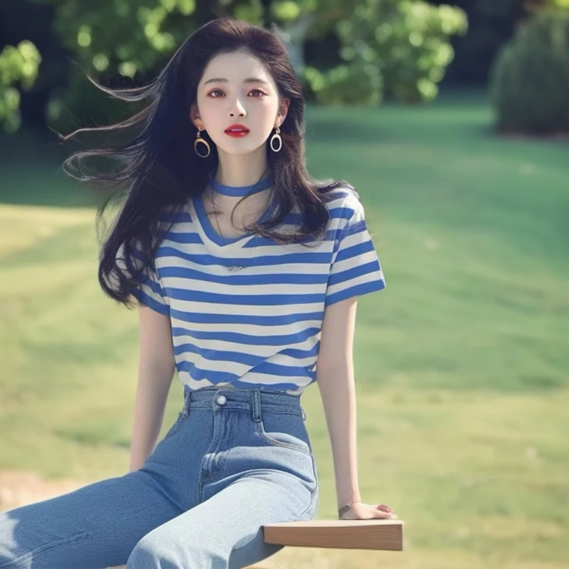 洋气独特欧若风超好看小众设计感上衣蓝色条纹显瘦短袖V领T恤