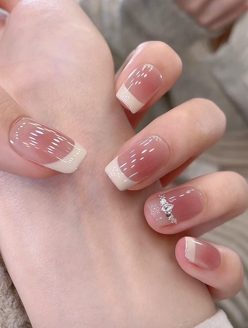 白法兰西--新款纯手工穿戴甲高级感美甲穿戴甲温柔法式网红指甲片