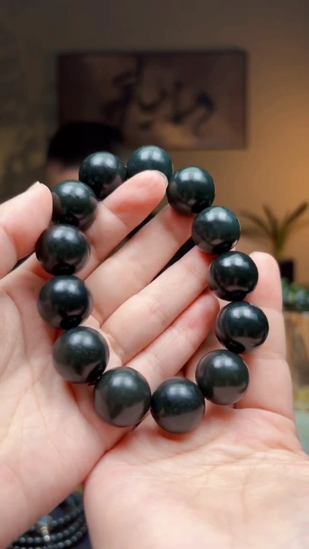 手串未镶嵌和田玉卡18圆珠